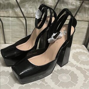 Women’s Black pumps Mixx Shuz Size  7 NWOT